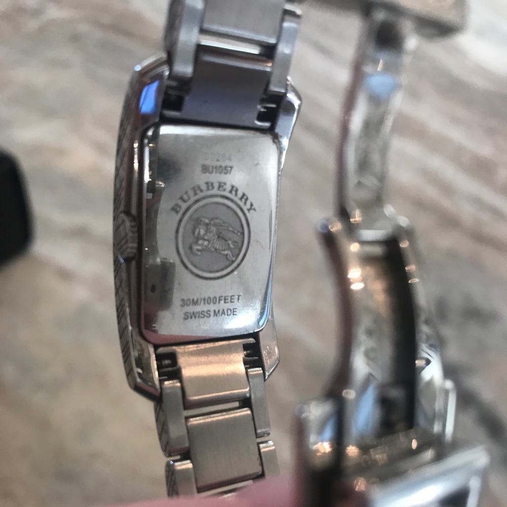 Burberry stainless steel rectangle watch BU1057 - Picture 3 of 4